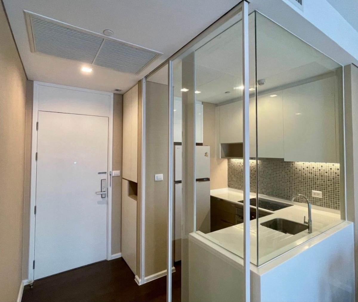 ขายคอนโดลาดพร้าว เซ็นทรัลลาดพร้าว : 07/03/2026, รวมค่าโอนคอนโดหรู 2 นอน ใจกลางห้าแยกลาดพร้าว พร้อมสระว่ายน้ำ ฟิตเนส ครบที่ The Saint Residences!