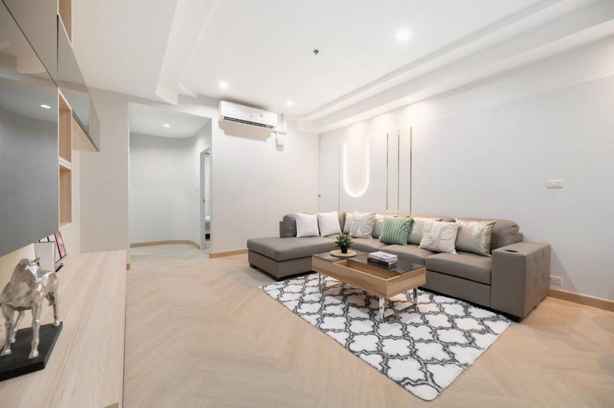 For SaleCondoWongwianyai, Charoennakor : 24/03/2026, Luxury condo with 2 bedrooms in the heart of the city, next to BTS Krung ThonburiBaan Chaopraya, priced at 6 million, with full amenities! 0642748883