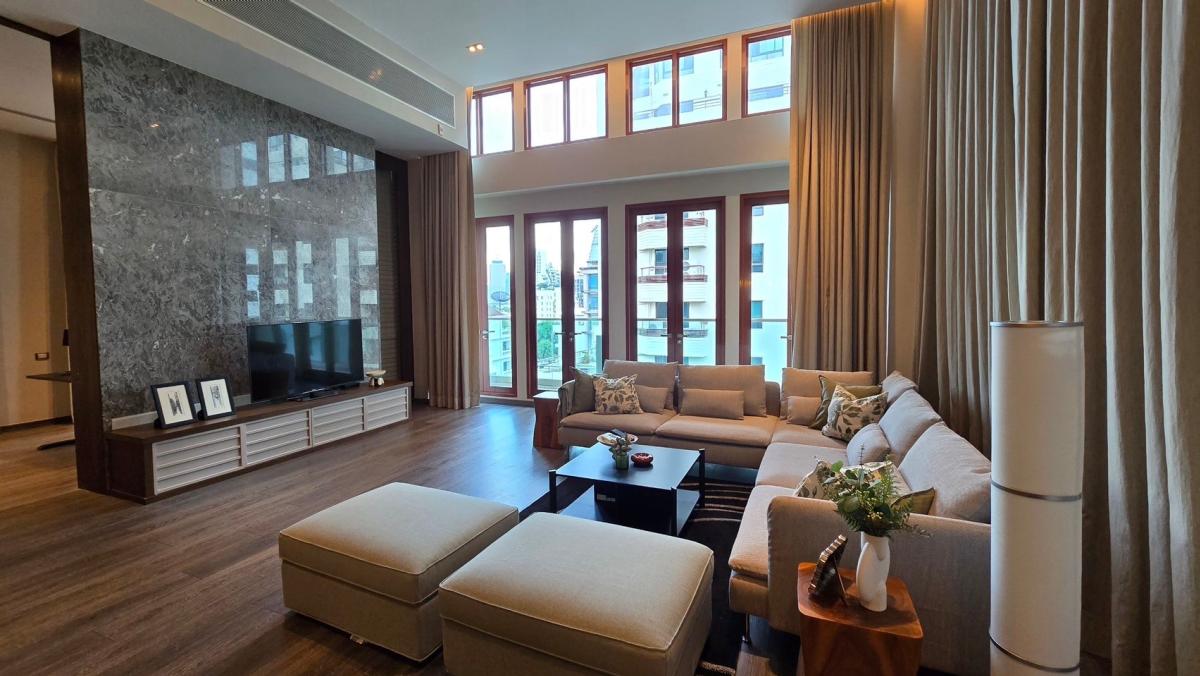 For RentCondoWitthayu, Chidlom, Langsuan, Ploenchit : 03/04/2026, Luxurious relaxation in the heart of Chidlom! 3-bedroom The Crest Ruamrudee
Only 150,000 THB/month, close to BTS, MRT, and famous malls! 0642748883