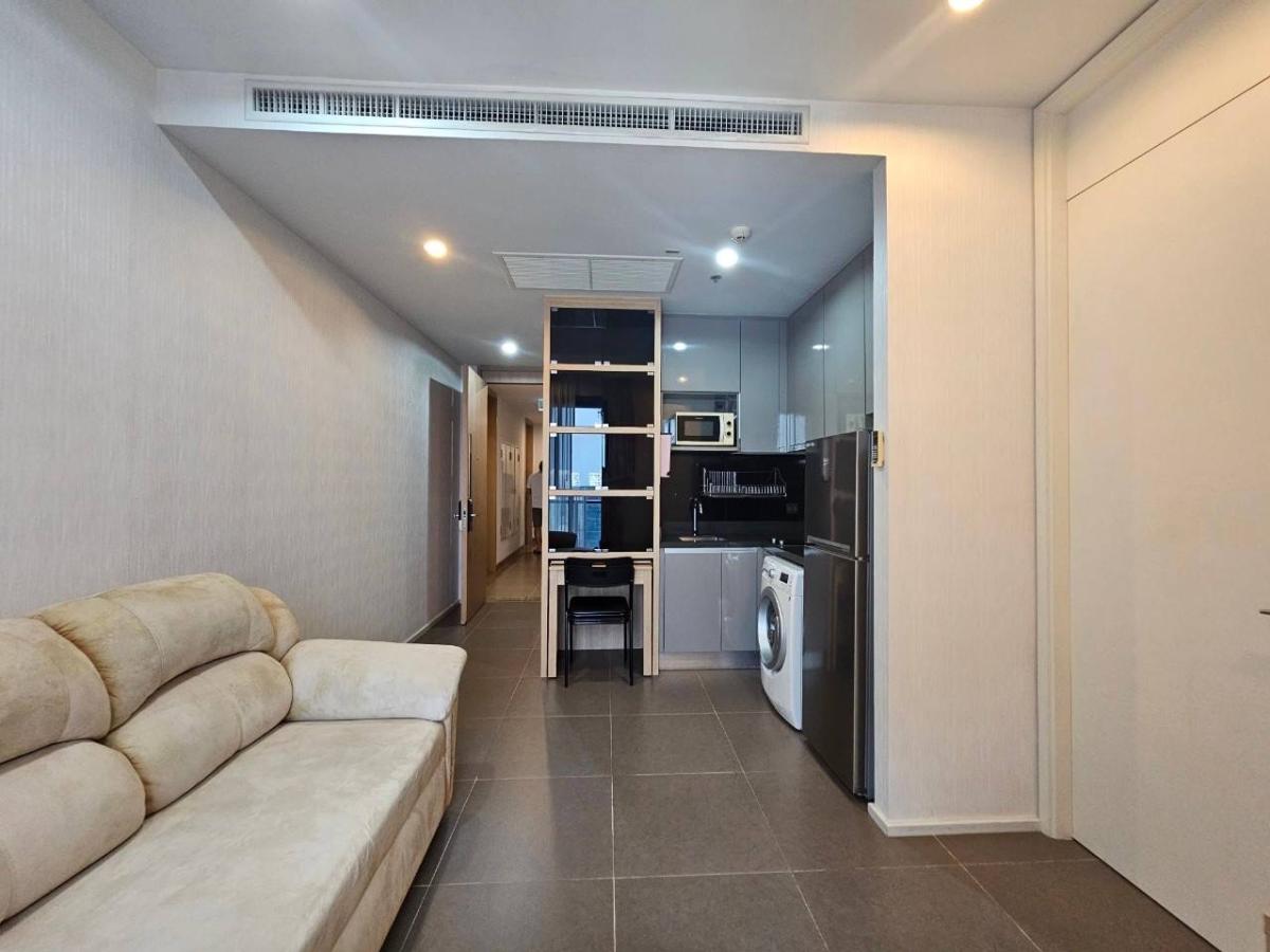 For RentCondoLadprao, Central Ladprao : 03/04/2026, Beautiful 1-bedroom condo in the heart of Lat Phrao, close to BTS/MRT
with a swimming pool and fitness center, at a great price of 25,000 baht/month! 0642748883