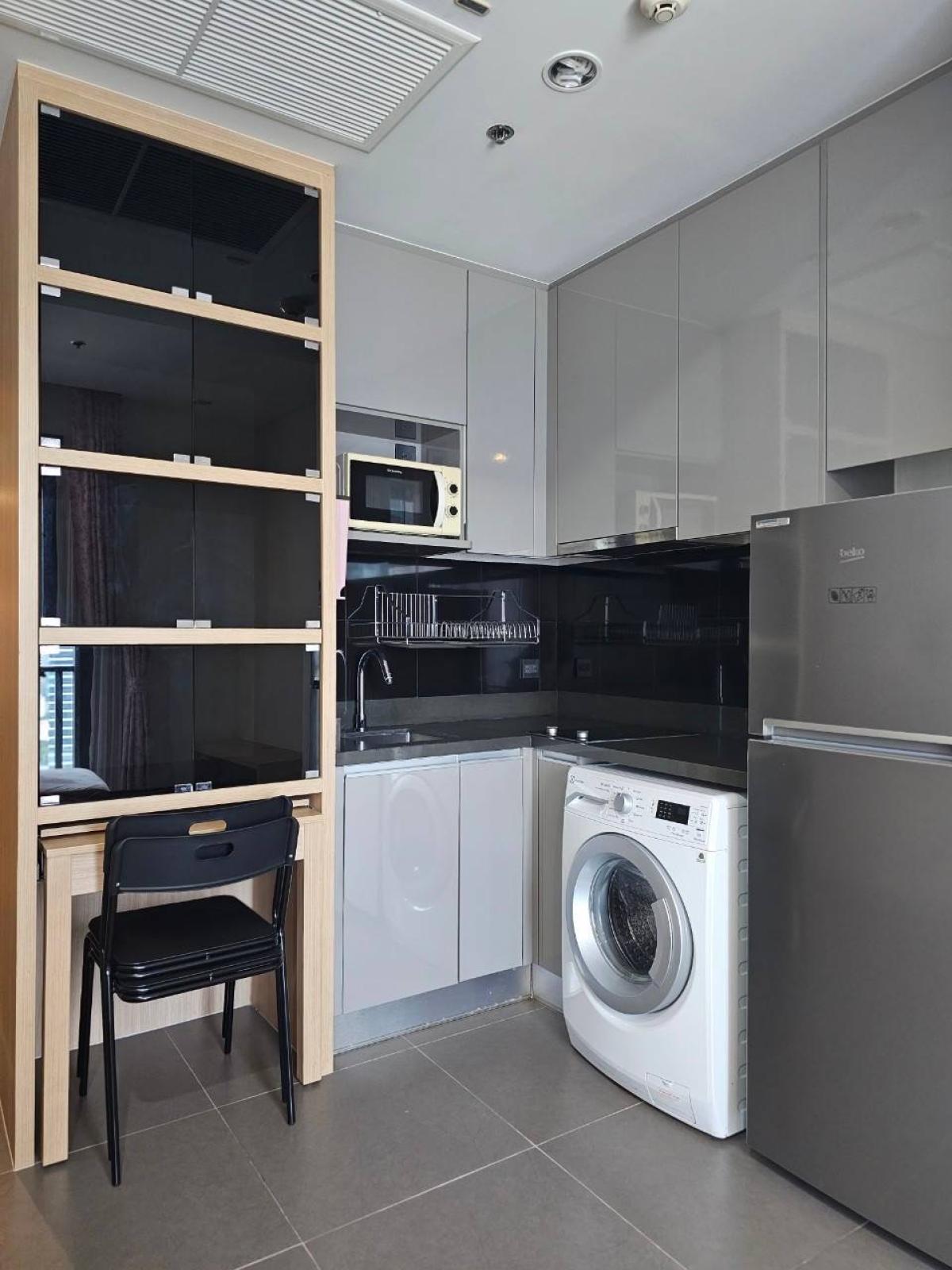 For RentCondoLadprao, Central Ladprao : 03/04/2026, Beautiful 1-bedroom condo in the heart of Lat Phrao, close to BTS/MRT
with a swimming pool and fitness center, at a great price of 25,000 baht/month! 0642748883