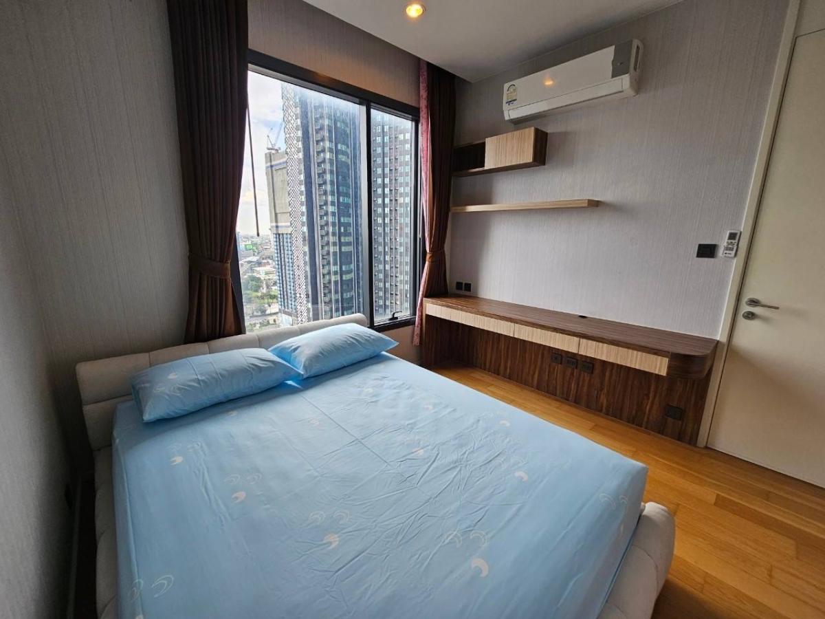 For RentCondoLadprao, Central Ladprao : 03/04/2026, Beautiful 1-bedroom condo in the heart of Lat Phrao, close to BTS/MRT
with a swimming pool and fitness center, at a great price of 25,000 baht/month! 0642748883