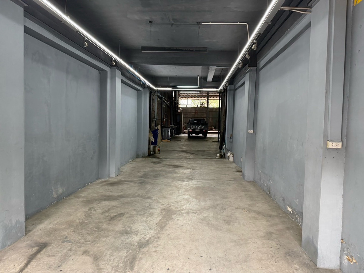 ให้เช่าโกดังพระราม 9 เพชรบุรีตัดใหม่ RCA : ให้เช่าโกดัง และ สำนักงาน office