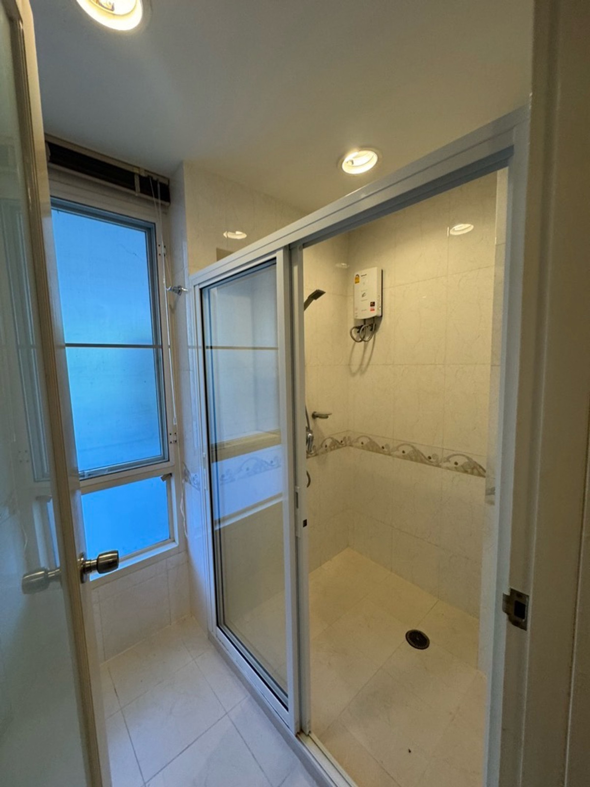 ขายคอนโดสาทร นราธิวาส : The Bangkok Condo – Narathiwas 3Bed Low-rise Feel / Easy Access 180sqm 15.9 MB