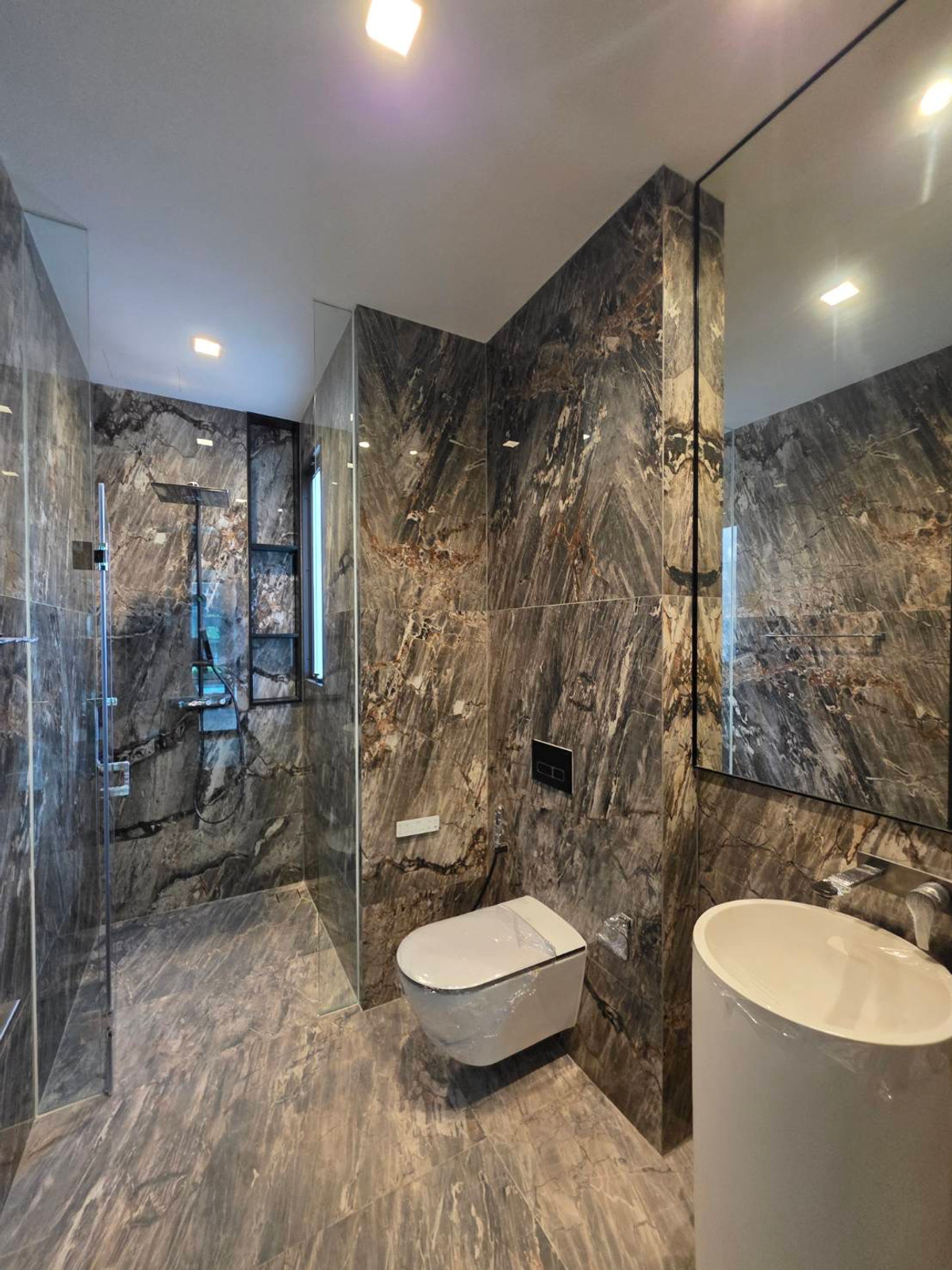 ขายบ้านพัฒนาการ ศรีนครินทร์ : Connoisseur Pattanakarn 32: 137.80 sqwah  952sqm. 6bed 7bath Fully Fitted 110,000,000 Am: 0656199198