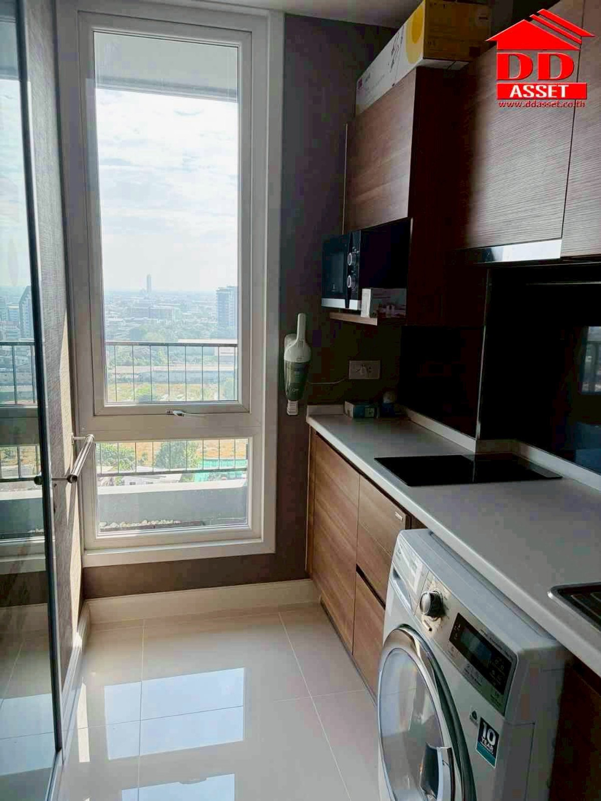 For RentCondoSamut Prakan,Samrong : For Rent The Metropolis Samrong The Metropolis Samrong, new room, next to BTS Samrong, code: C8397