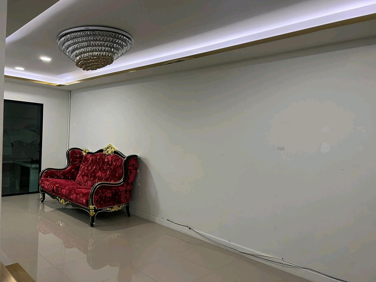 ให้เช่าทาวน์โฮมนวมินทร์ รามอินทรา : 🍃 บ้านสวย น่าอยู่ เงียบสงบ เป็นส่วนตัว เหมาะสำหรับครอบครัว หรือคนทำงานที่มองหาบ้านเฟอร์ครบ ใกล้เมือง ในราคาคุ้มค่า ✨