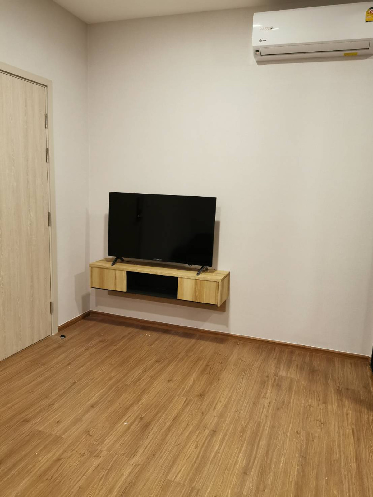 For RentCondoRamkhamhaeng, Hua Mak : Condo for rent Metris Rama 9 - Ramkhamheang, fully furnished condo, ready to move in, near the Airport. Link Ramkhamhaeng and the Orange Line!!