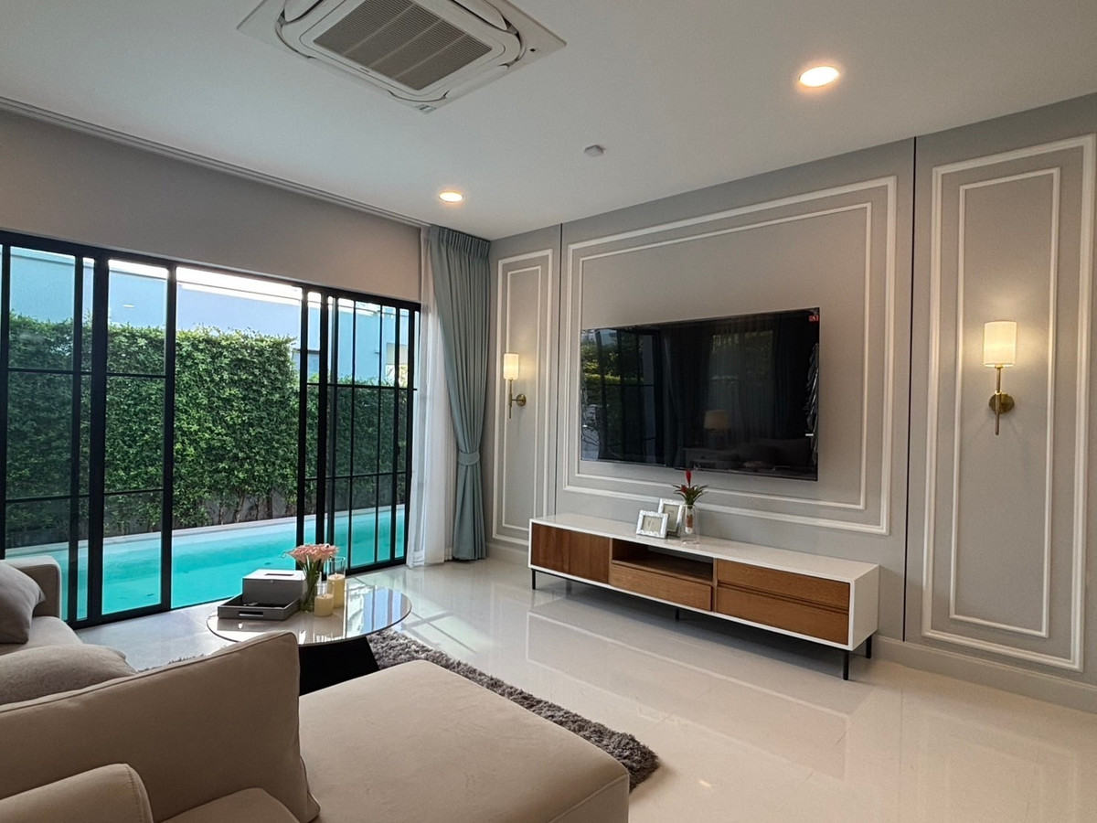 HousePattanakan, Srinakarin : For sale / rent luxury house Pool Villa Nantawan Rama 9 - Krungthep Kreetha New Road, land 106 wa, 5 bedrooms.