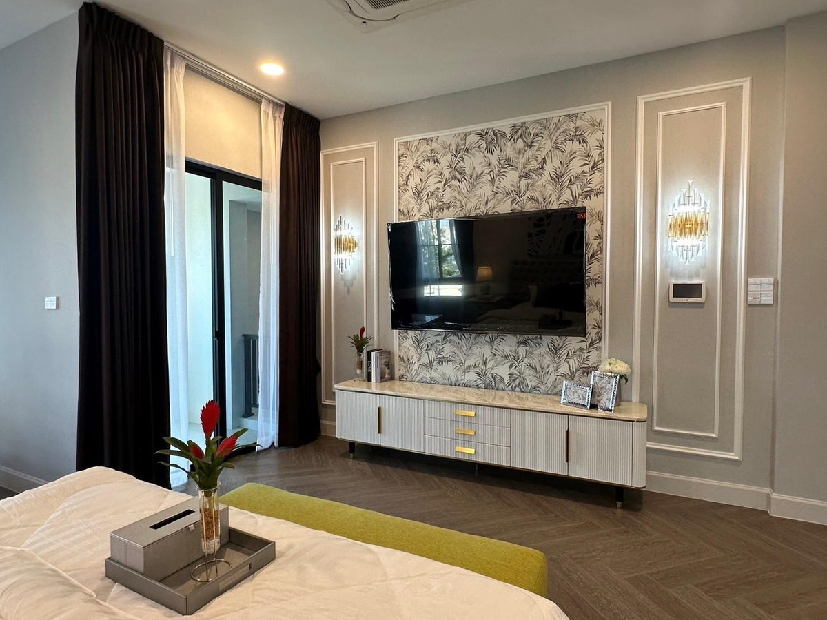 HousePattanakan, Srinakarin : For sale / rent luxury house Pool Villa Nantawan Rama 9 - Krungthep Kreetha New Road, land 106 wa, 5 bedrooms.