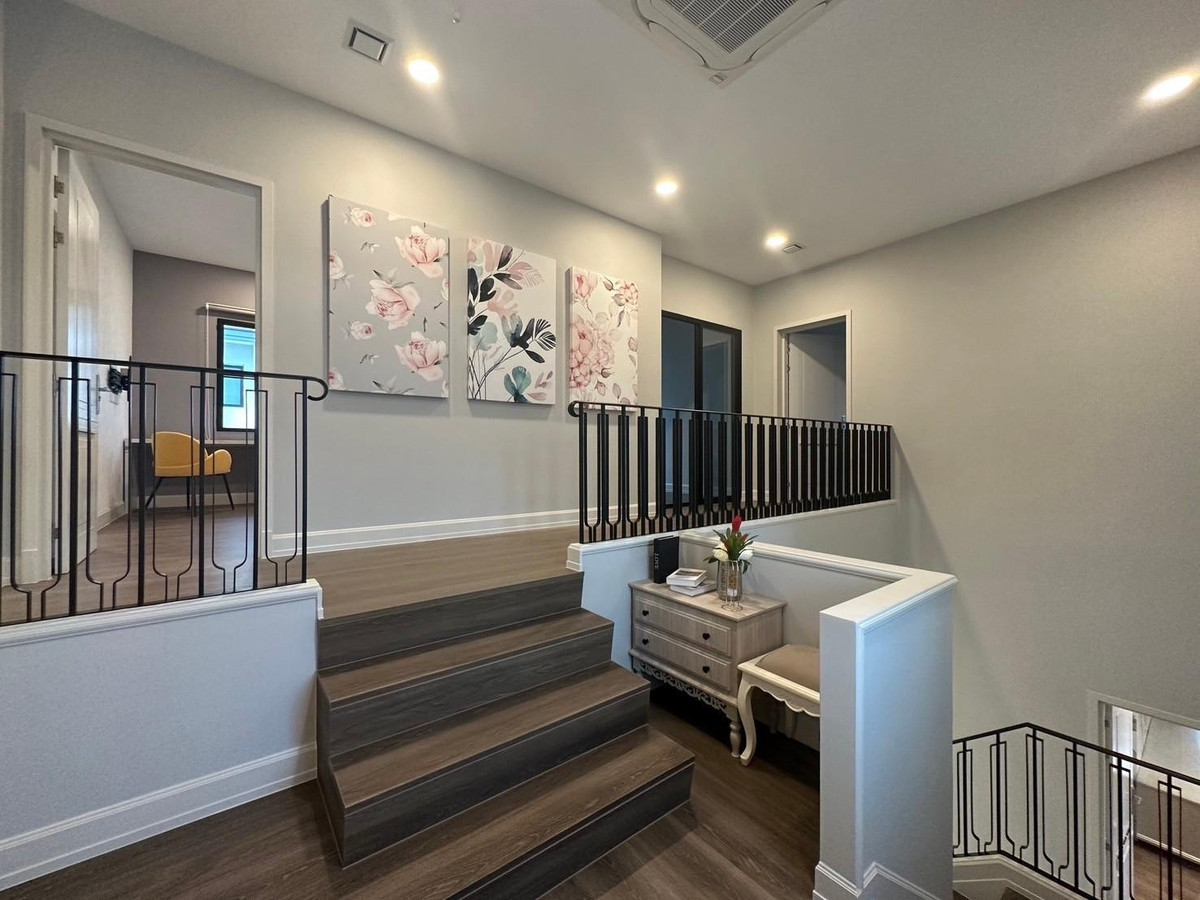 HousePattanakan, Srinakarin : For sale / rent luxury house Pool Villa Nantawan Rama 9 - Krungthep Kreetha New Road, land 106 wa, 5 bedrooms.