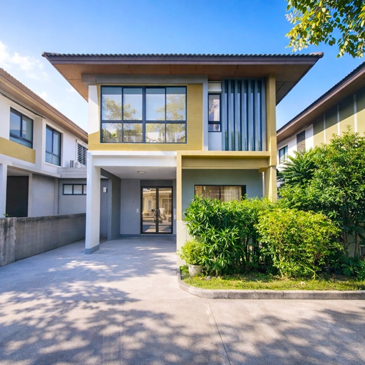 ให้เช่าบ้านเลียบทางด่วนรามอินทรา : ใกล้ หทัยราษฎร์ 39 เพียง 800 ม. ปัญญาอินทรา บ้านเดี่ยวให้เช่า 2 ชั้น 3นอน 3น้ำ ถูกที่สุดใน ซาฟารี รร. สาธิตพัฒนา 500 ม.