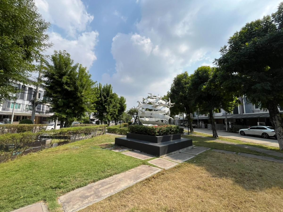 For SaleTownhomePattanakan, Srinakarin : 🏡 For sale with tenant, long-term lease 5 years,  The Exclusive Phatthanakan 44 Selling price 5.3 MB. | 📞 065-626-5636 (Kie)