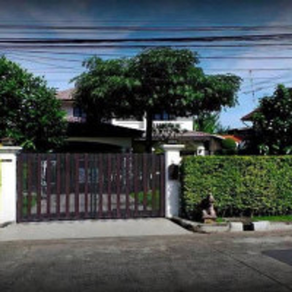 ขายบ้านนวมินทร์ รามอินทรา : บ้านเดี่ยว ชื่นกมลนิเวศน์ 5 รามอินทรา, คันนายาว 3 ห้องนอน 3 ห้องน้ำ 1 งาน 6 ตร.ว. 8.5 ล้าน เงียบสงบ กว้างขวาง น่าอยู่