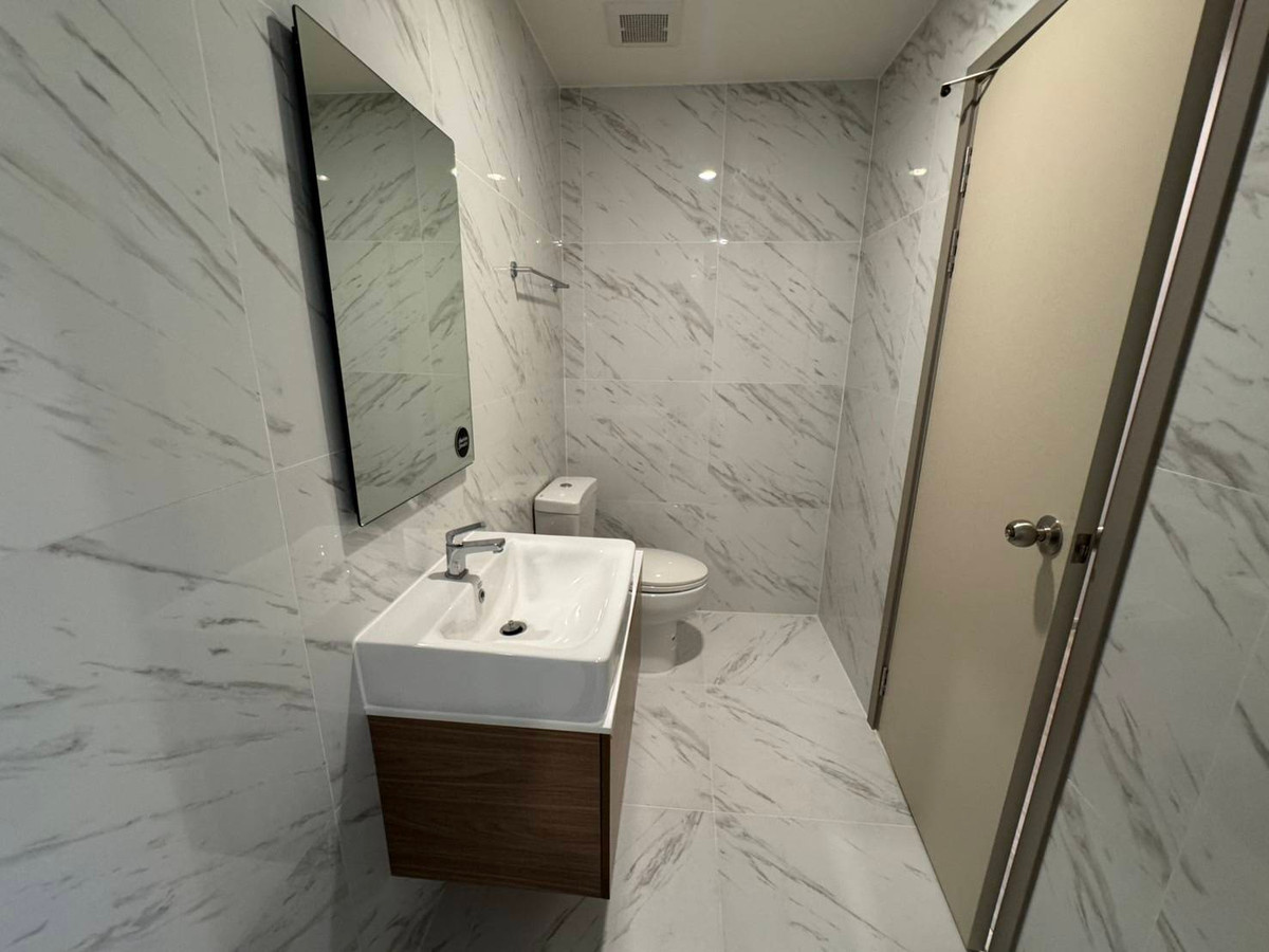 For RentCondoBangna, Bearing, Lasalle : Condo for rent, Ideo mobi sukhumvit eastpoint, fully furnished condo, ready to move in, close to BTS Bangna, only 250 meters!!