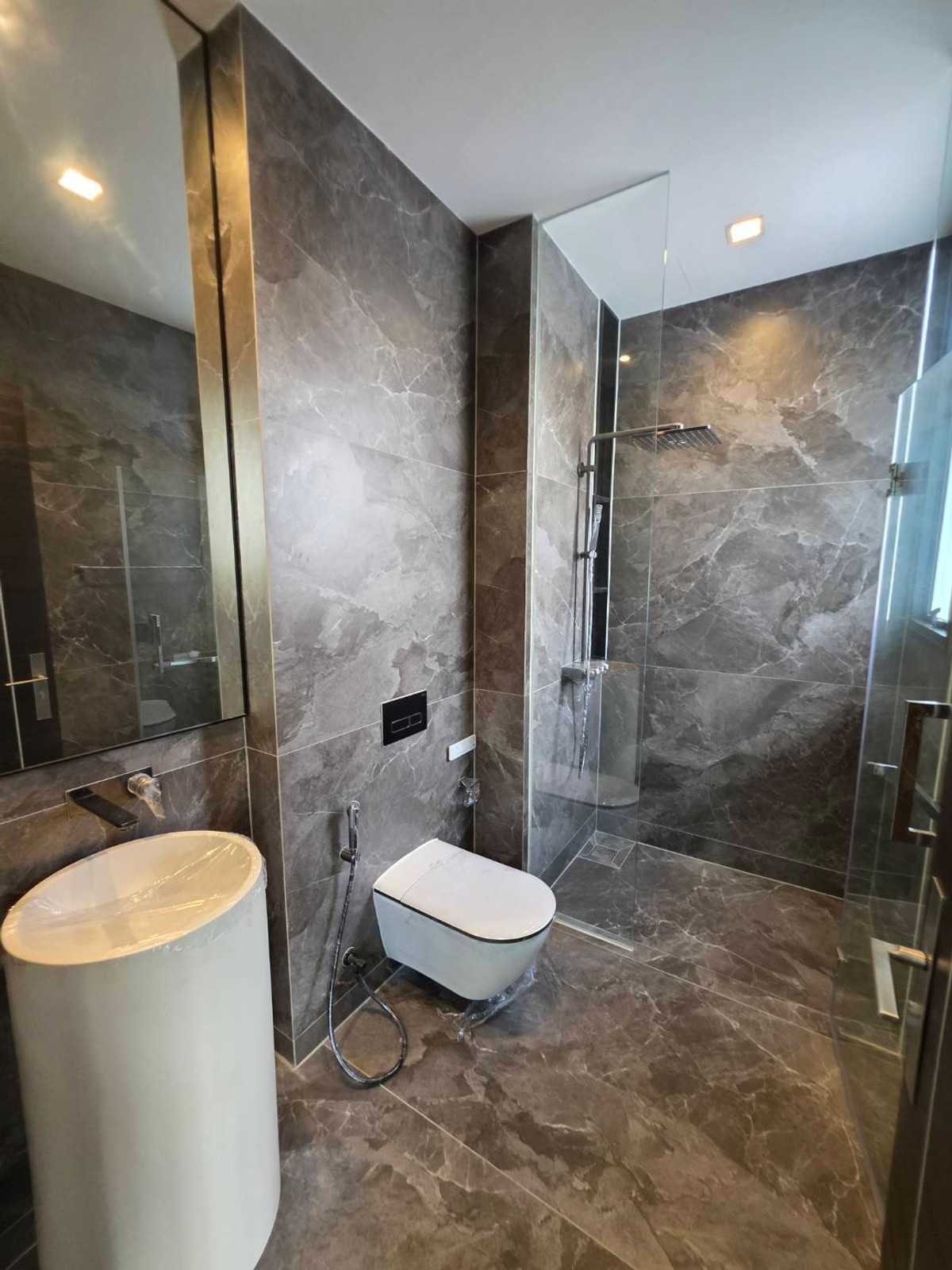 ขายบ้านพัฒนาการ ศรีนครินทร์ : Connoisseur Pattanakarn 32: 137.80 sqwah  952sqm. 6bed 7bath Fully Fitted 110,000,000 Am: 0656199198