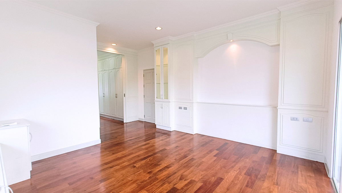 ขายบ้านพัฒนาการ ศรีนครินทร์ : ขาย พร้อมผู้เช่า yield 7.5%+ หมู่บ้านณุศาศิริ พระราม9-กรุงเทพกรีฑา มีลิฟท์ มีห้องแม่บ้าน 91 ตร.ว.  4ห้องนอน 4ห้องน้ำ  รีโนเวทใหม่ เดินน้ำ-ไฟใหม่ บ้านไม่ทรุด