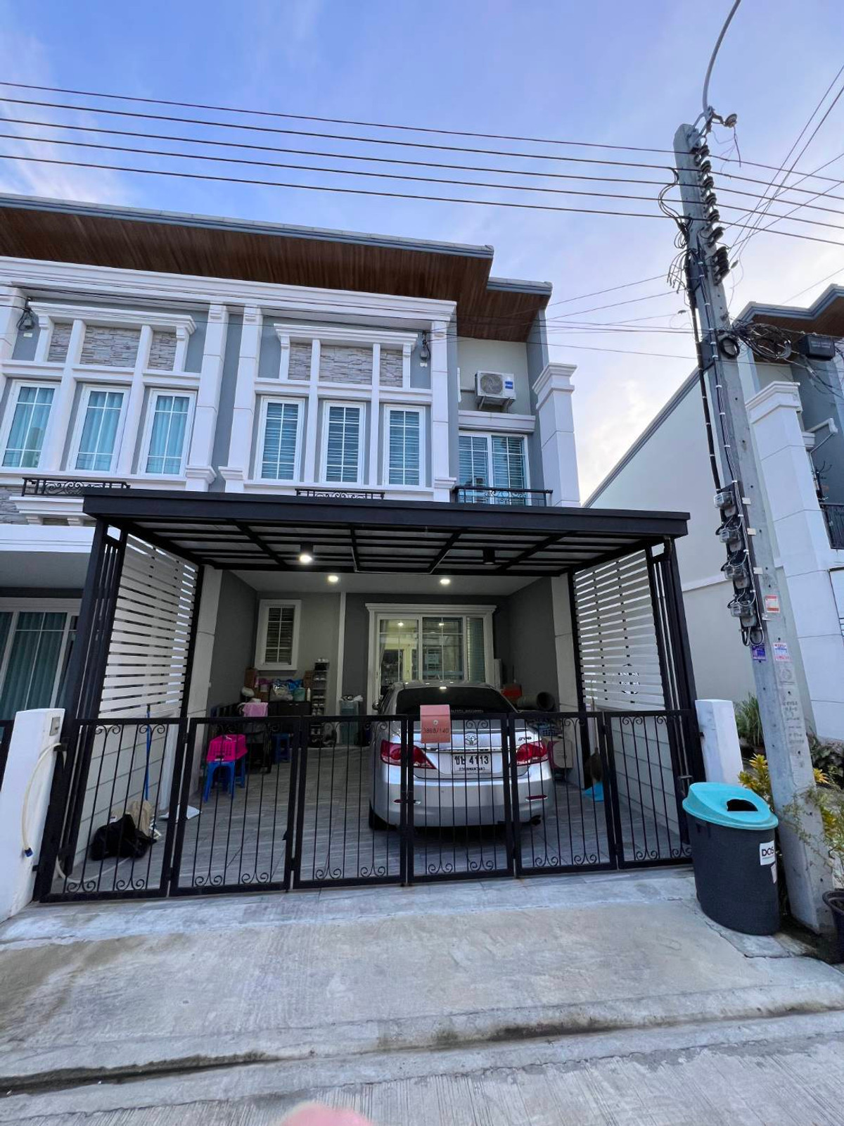 For SaleTownhomeSamut Prakan,Samrong : Townhome for sale, large type | Golden Neo Town Sukhumvit-La Salle, near BTS Samrong | 3 bedrooms, 3 bathrooms | 5.6 million baht.