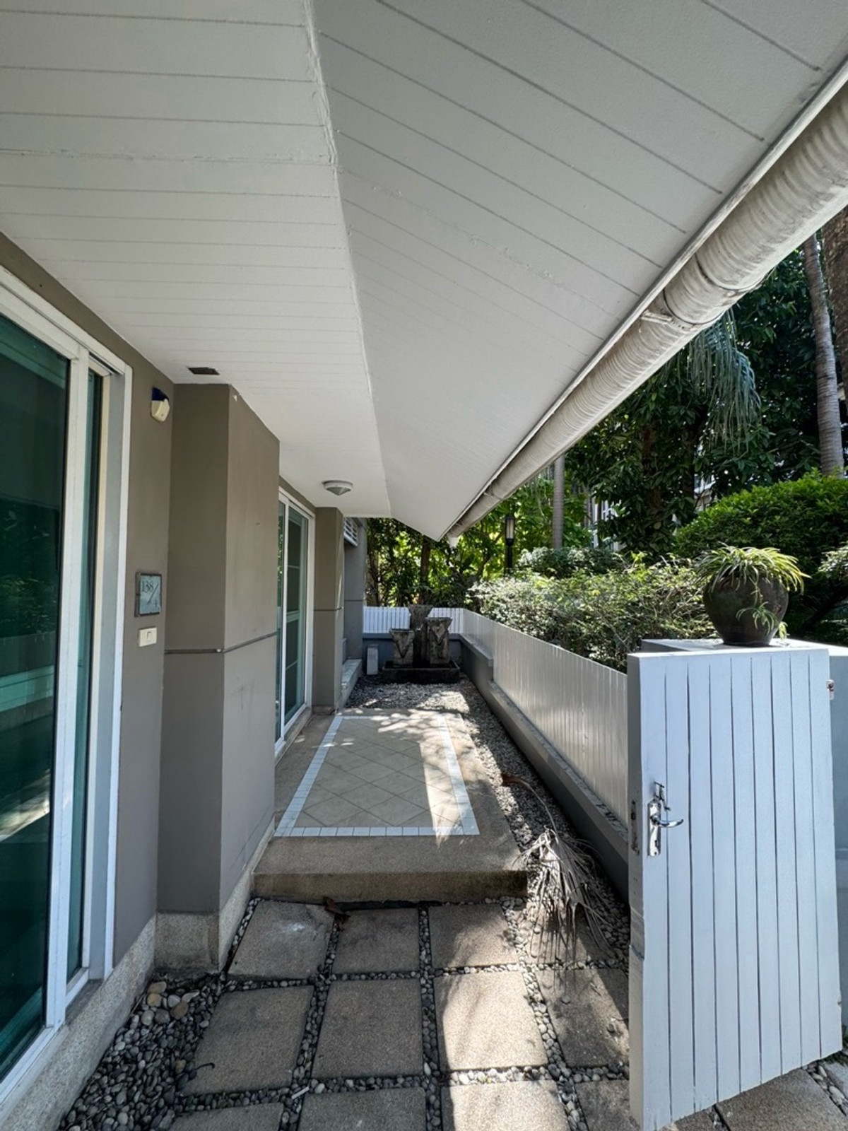 ขายคอนโดสาทร นราธิวาส : The Bangkok Condo – Narathiwas 3Bed Low-rise Feel / Easy Access 180sqm 15.9 MB