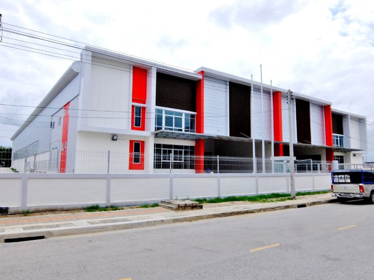 For RentFactorySamut Prakan,Samrong : Factory for rent The purple area in Bang Phli Industrial Estate has a factory license, size 1,847 sq m. You can move in in March '26.