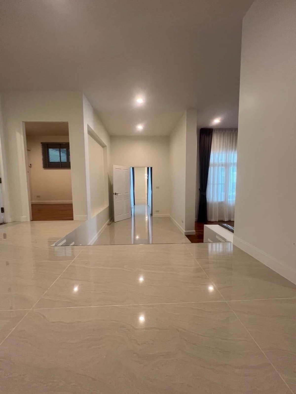 ให้เช่าร้านค้า/ตลาดนัดบางนา แบริ่ง ลาซาล : บ้านบางนา สำหรับ ออฟฟิศ / Nursury / Preschool / Nursing Home / Wellness Anti-aging Clinic 