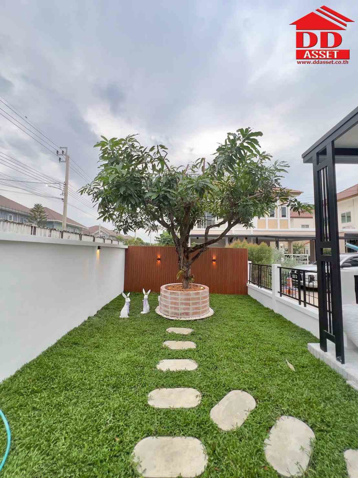 ขายบ้านนวมินทร์ รามอินทรา : ขายบ้านเดี่ยว บ้านลลิลแลนซีโอ (Lanceo Wongwaen-Ramintra) ถนนเลียบคลองสอวงแหวน-รามอินทรา รหัส : H8165