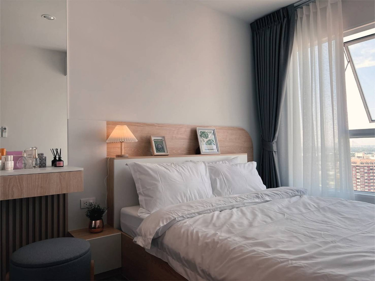 For RentCondoBangna, Bearing, Lasalle : Condo for rent, Regent Home Bangna, good location, next to Sanphawut Road, near the expressway and BTS Bangna.