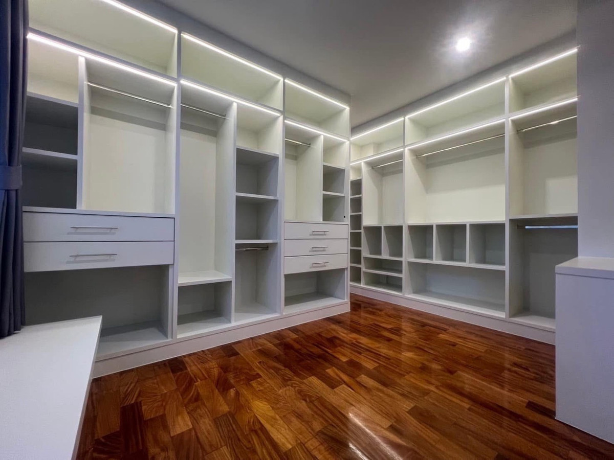 ให้เช่าร้านค้า/ตลาดนัดบางนา แบริ่ง ลาซาล : บ้านบางนา สำหรับ ออฟฟิศ / Nursury / Preschool / Nursing Home / Wellness Anti-aging Clinic 