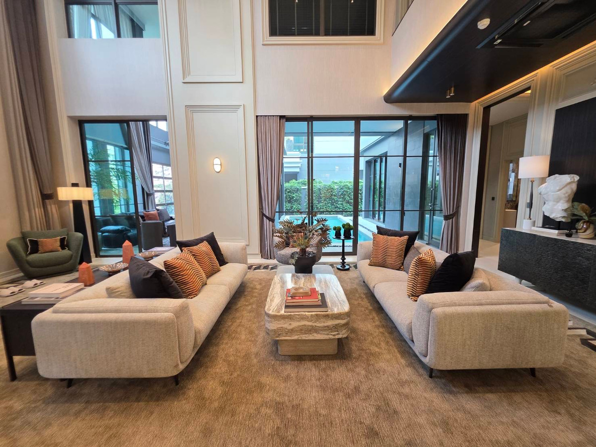 ขายบ้านพัฒนาการ ศรีนครินทร์ : Connoisseur Pattanakarn 32: 210.2 sqwah  952sqm. 6bed 7bath Fully Furnished 169,000,000 Am: 0656199198