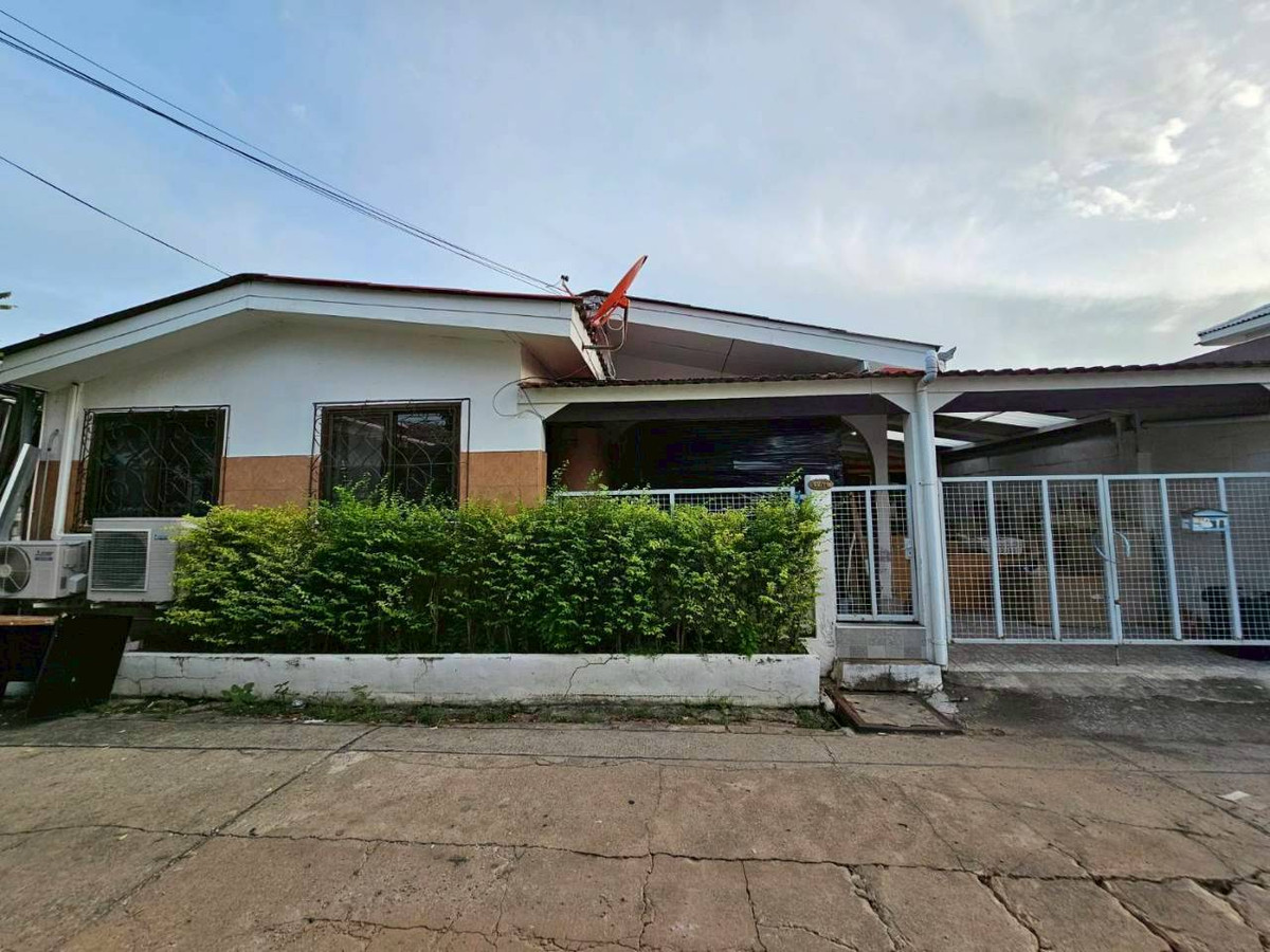 For RentHouseKaset Nawamin,Ladplakao : ⚡ Single house for rent, Senaniwet Village, Project 2, size 42 sq m. ⚡