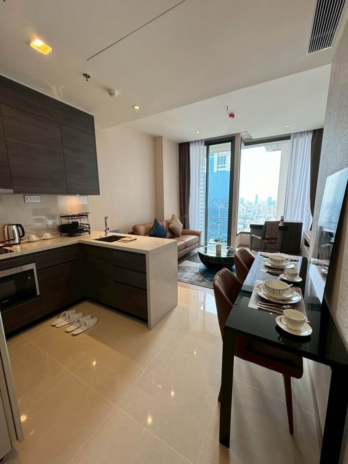 ให้เช่าคอนโดสุขุมวิท อโศก ทองหล่อ : The Esse Asoke for rent 49 sqm 2 beds 2 baths 44,000 per month 