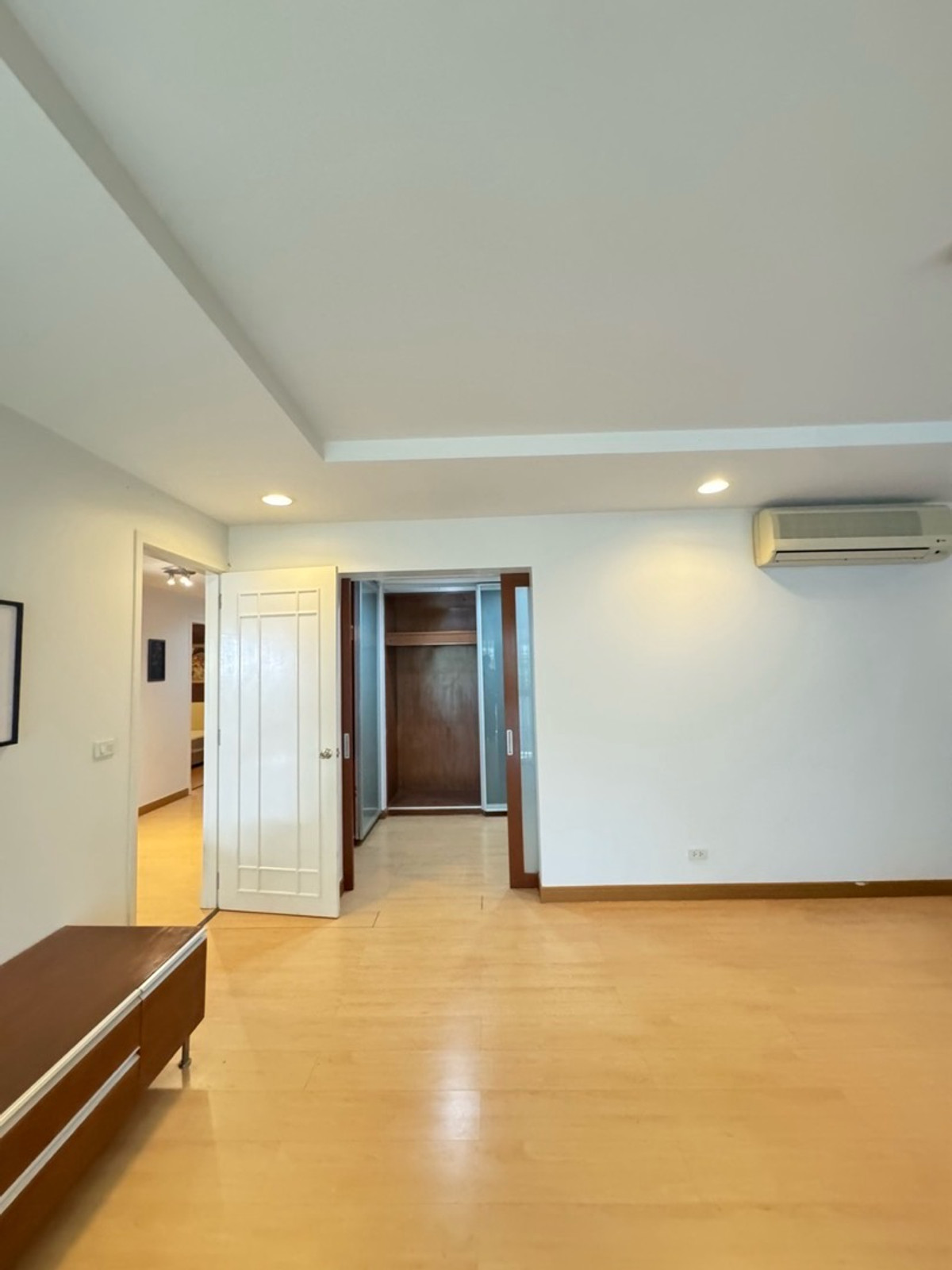 ขายคอนโดสาทร นราธิวาส : The Bangkok Condo – Narathiwas 3Bed Low-rise Feel / Easy Access 180sqm 15.9 MB