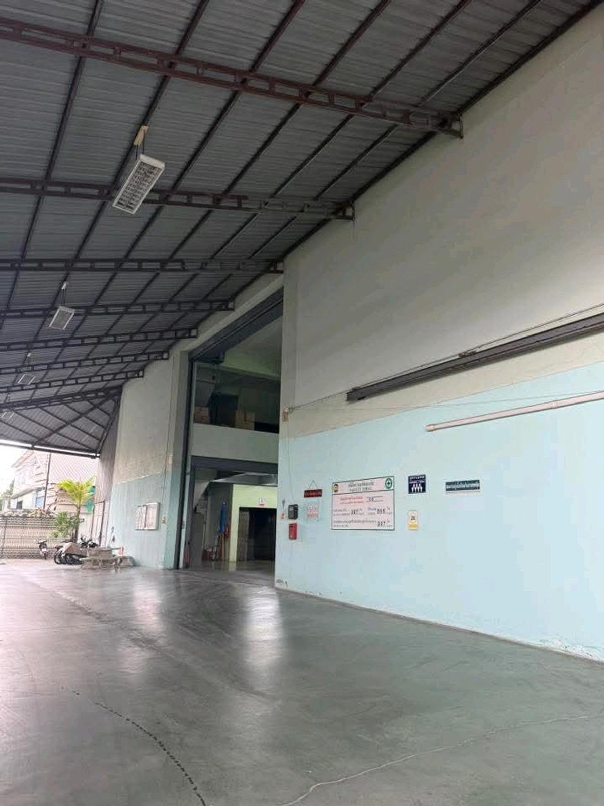 For RentWarehouseRama 2, Bang Khun Thian : Warehouse, office for rent, 4,600 sq m., Rama 2 (opposite Central Rama 2)
