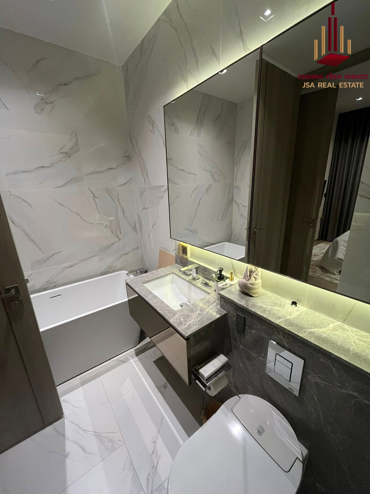 For RentCondoSathorn, Narathiwat : ✨ For Rent: The Reserve Sathorn Condo ✨ 💰 Only 135,000 THB/month