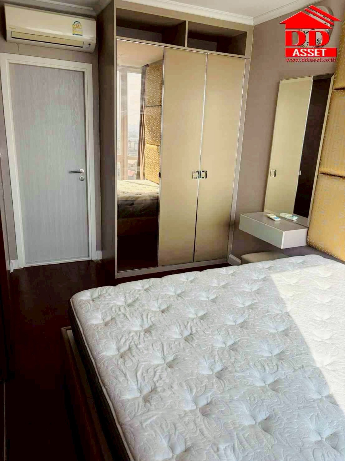 For RentCondoSamut Prakan,Samrong : For Rent The Metropolis Samrong The Metropolis Samrong, new room, next to BTS Samrong, code: C8397