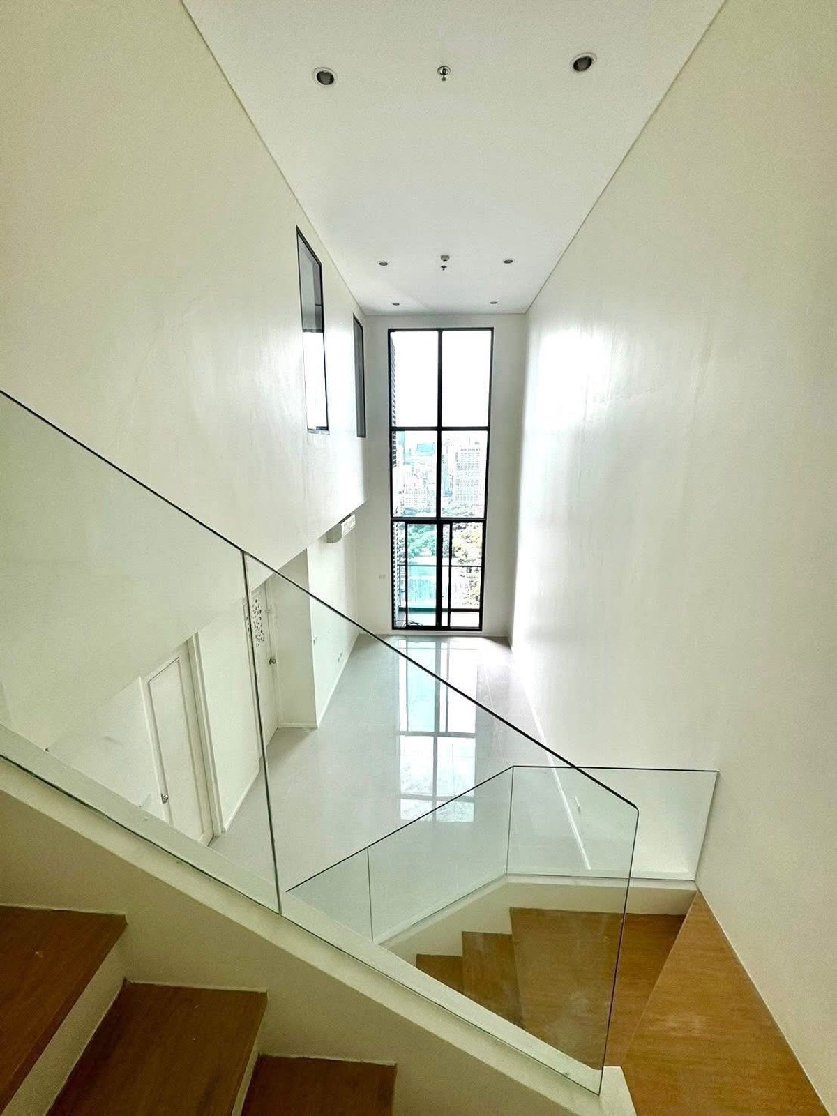 For SaleCondoRama9, Petchburi, RCA : Urgent sale Villa Asoke (Villa Asoke) - KC007