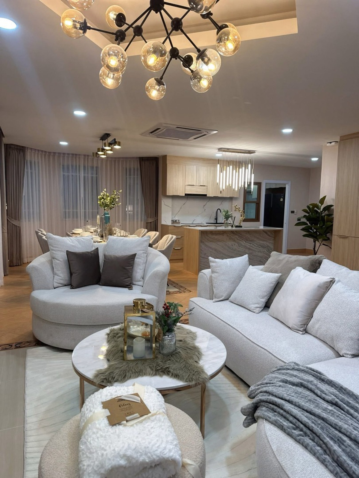 For SaleHousePattaya, Bangsaen, Chonburi : Luxury house for sale Modern Classic – North Pattaya
Luxury Living with private swimming pool