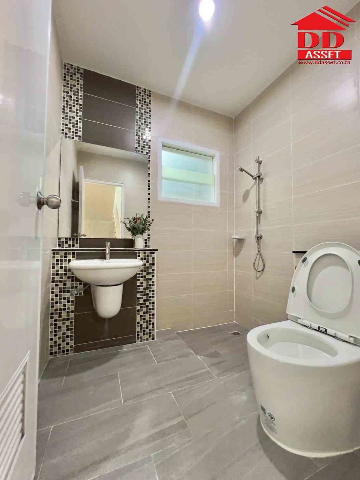 ขายบ้านนวมินทร์ รามอินทรา : ขายบ้านเดี่ยว บ้านลลิลแลนซีโอ (Lanceo Wongwaen-Ramintra) ถนนเลียบคลองสอวงแหวน-รามอินทรา รหัส : H8165