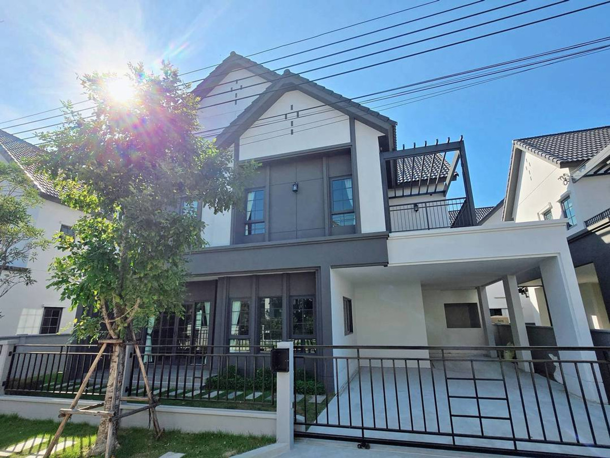 For SaleHouseBangna, Bearing, Lasalle : Single house for sale, Centro Bangna, executive house, potential location near Mega Bangna.