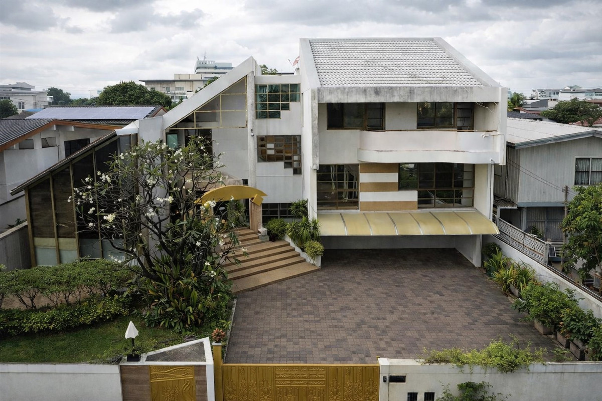 ขายบ้านบางซื่อ วงศ์สว่าง เตาปูน : ขายบ้านเดี่ยวแปลงใหญ่ ซอยกรุงเทพ–นนทบุรี44 บนเนื้อที่กว่า307ตร.ว 