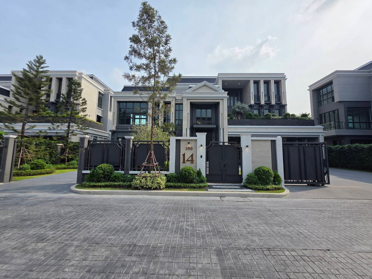 For SaleHousePattanakan, Srinakarin : Connoisseur Pattanakarn 32: 210.2 sqwah 952sqm. 6bed 7bath Fully Furnished 169,000,000 Am: 0656199198