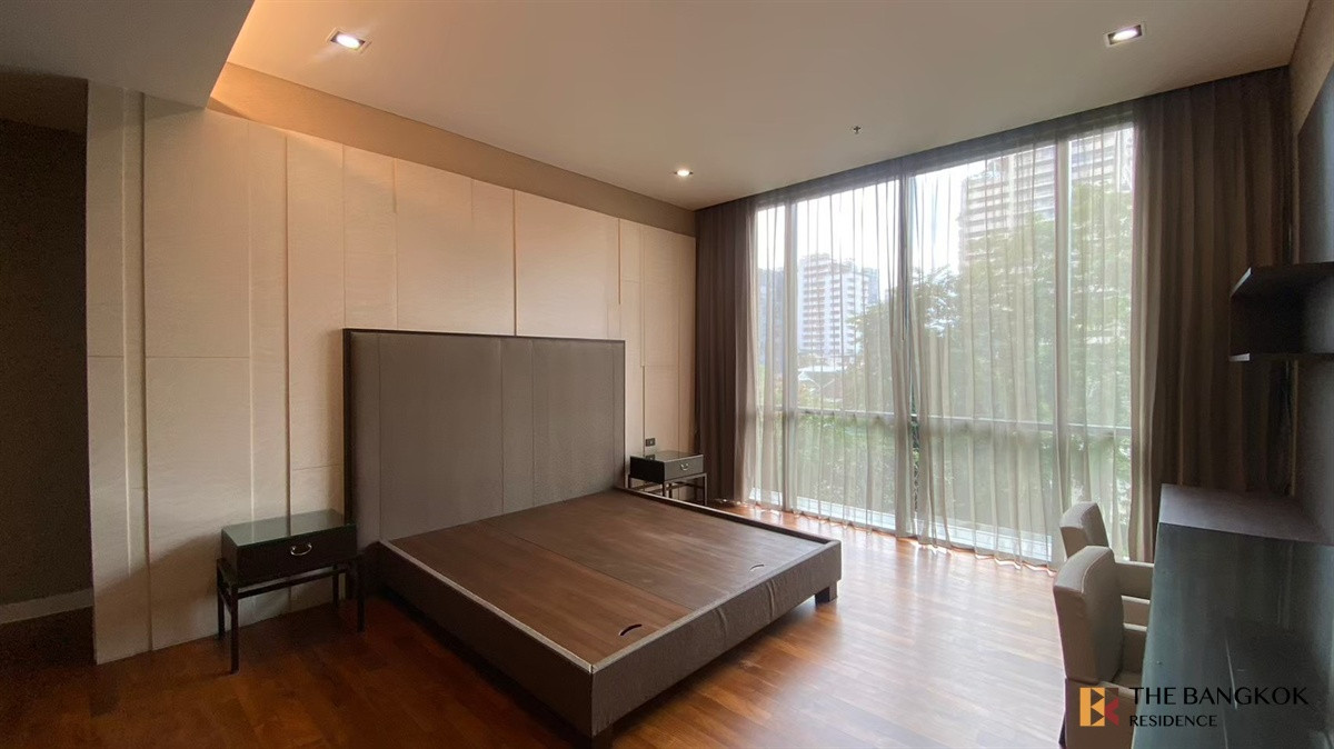 For RentCondoSukhumvit, Asoke, Thonglor :  Domus 16 & 18 💎 Spacious Luxury Living 🌟  Near BTS Asoke 