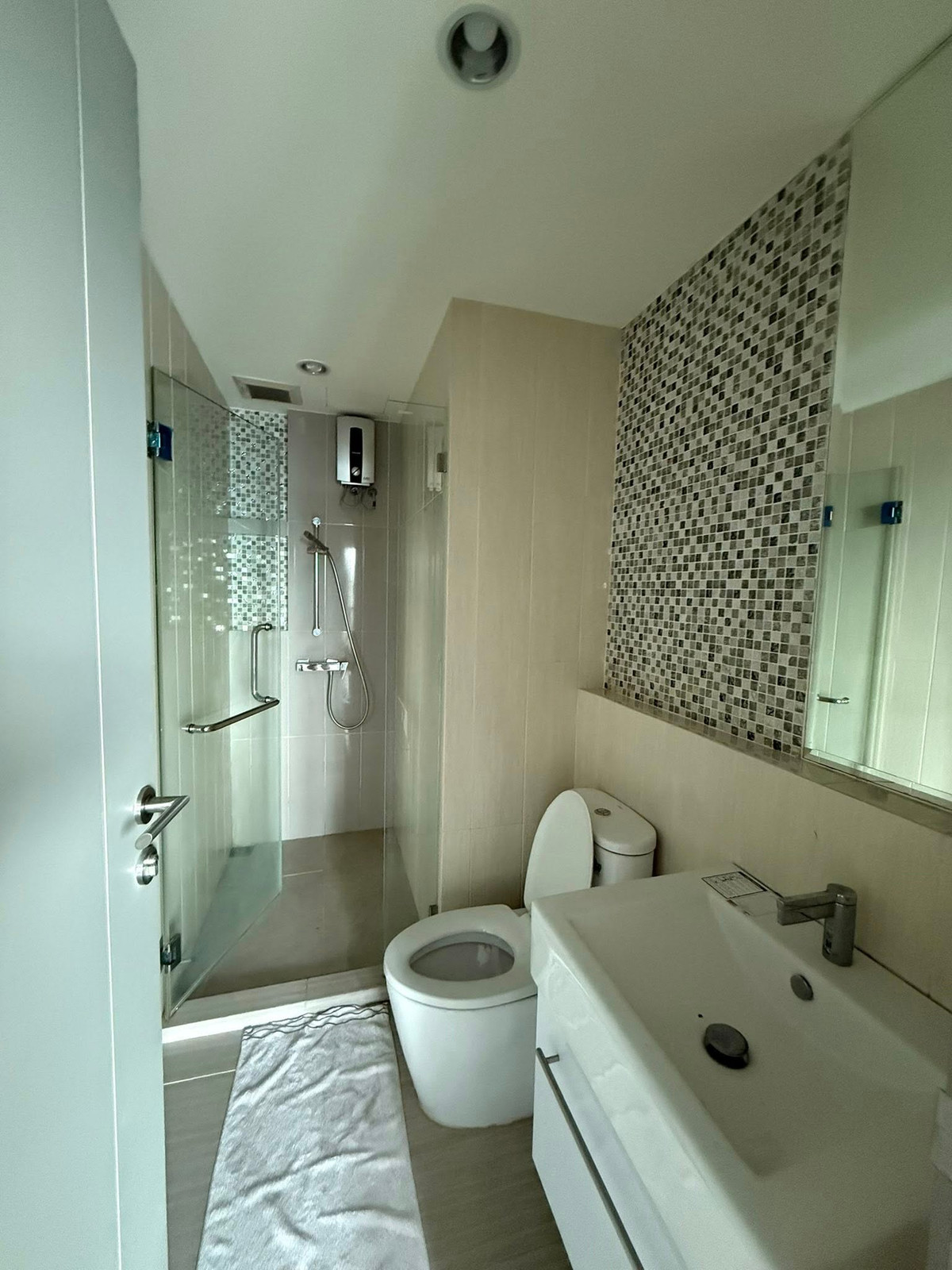 For RentCondoRatchadapisek, Huaikwang, Suttisan : 💥 For Rent ✨ Life Ratchadapisek ✨ 2 Bedrooms, 65 sq.m., ready to move in ✅ Located near MRT Huai Khwang, only 400 meters 🚇 (No.260231)