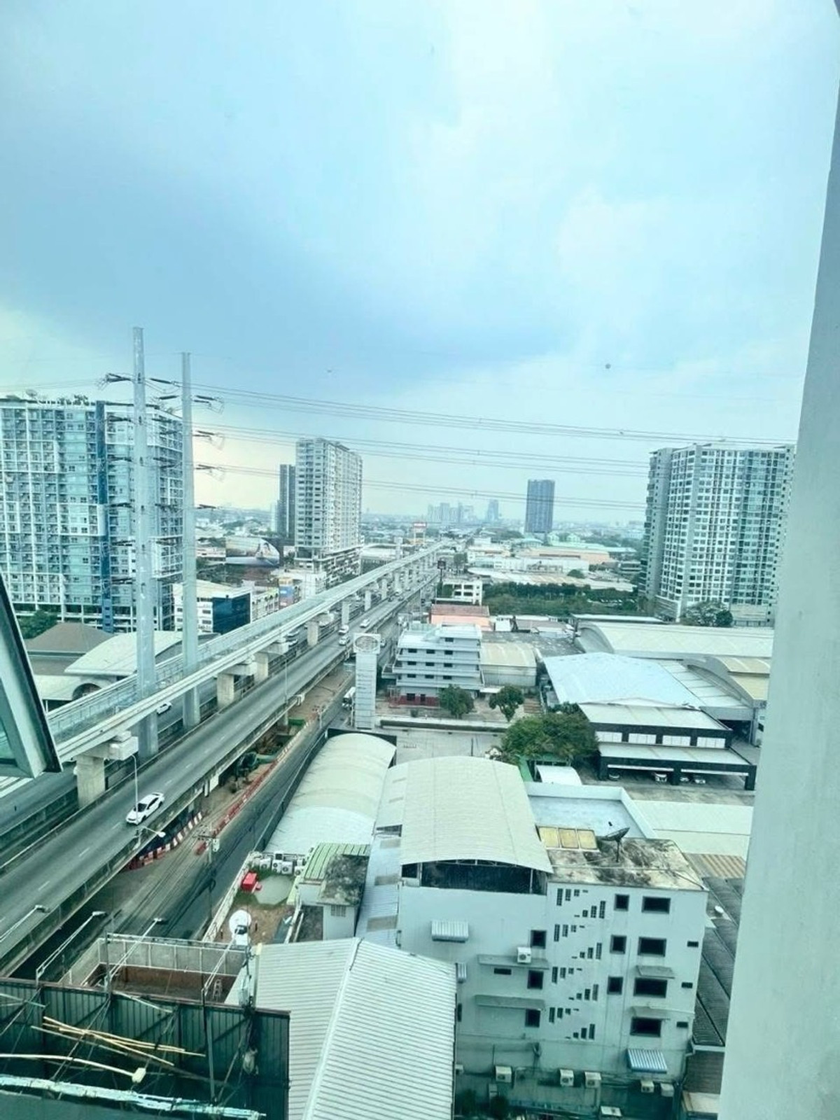 ให้เช่าคอนโดแจ้งวัฒนะ เมืองทอง : 📍โครงการ : กรีเน่ แจ้งวัฒนะ - เมืองทอง🚝 ใกล้ : MRT เมืองทองธานี 500 ม., ศูนย์ราชการแจ้งวัฒนะ💵 ราคาเช่า : 20,000 บาท / เดือน