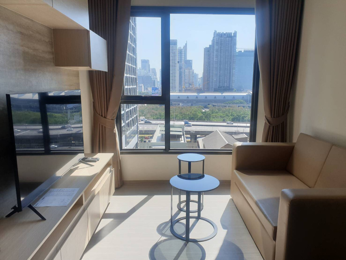 For RentCondoRama9, Petchburi, RCA : 📢(for rent) Life Asoke-Rama 9 📍near MRT Rama 9, only 300 meters.