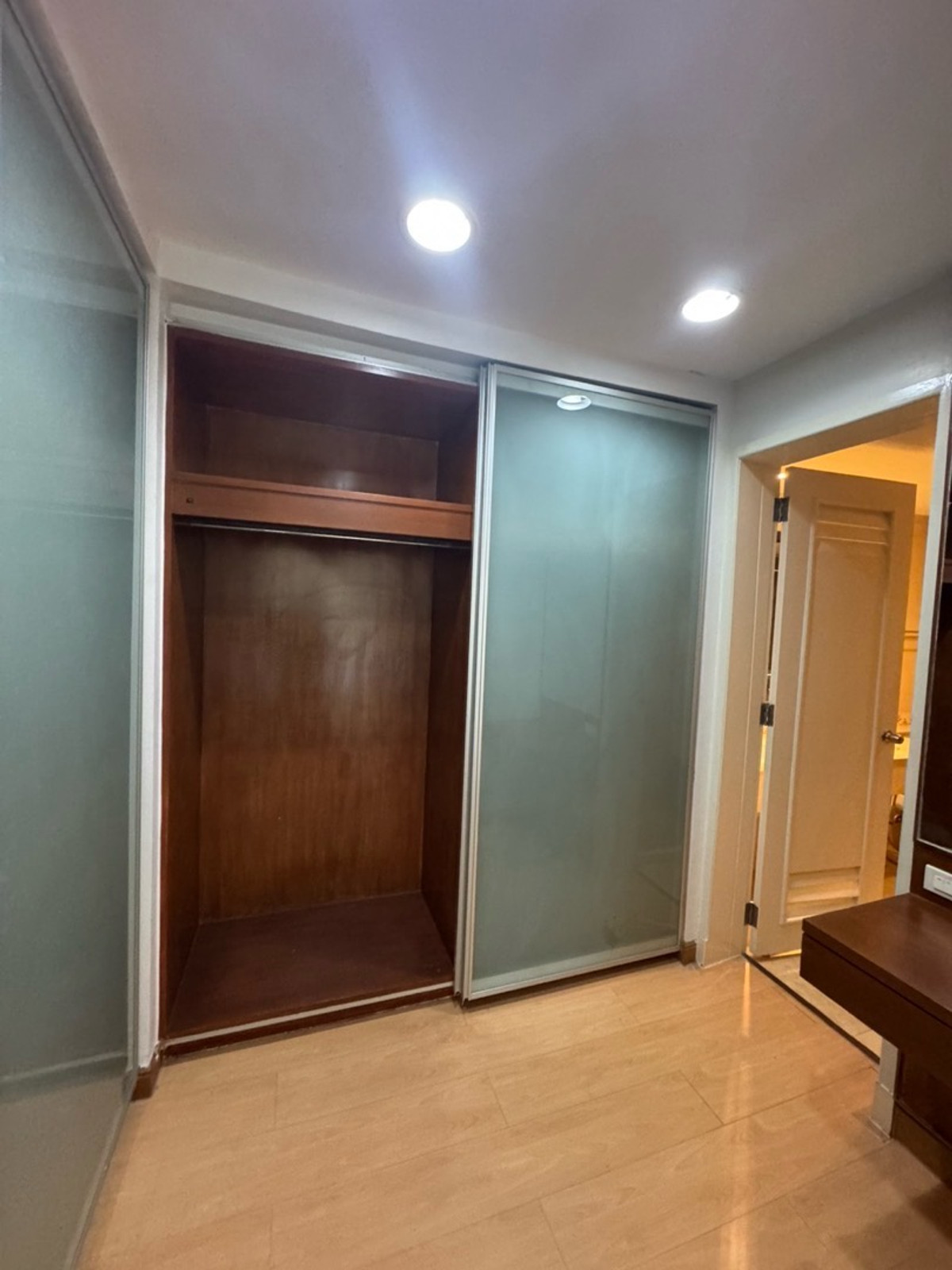 ขายคอนโดสาทร นราธิวาส : The Bangkok Condo – Narathiwas 3Bed Low-rise Feel / Easy Access 180sqm 15.9 MB