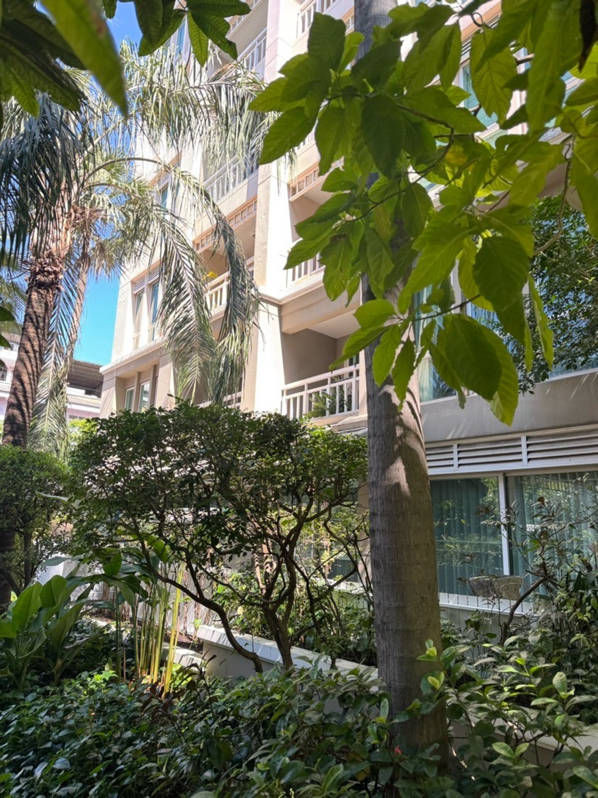 ขายคอนโดสาทร นราธิวาส : The Bangkok Condo – Narathiwas 3Bed Low-rise Feel / Easy Access 180sqm 15.9 MB