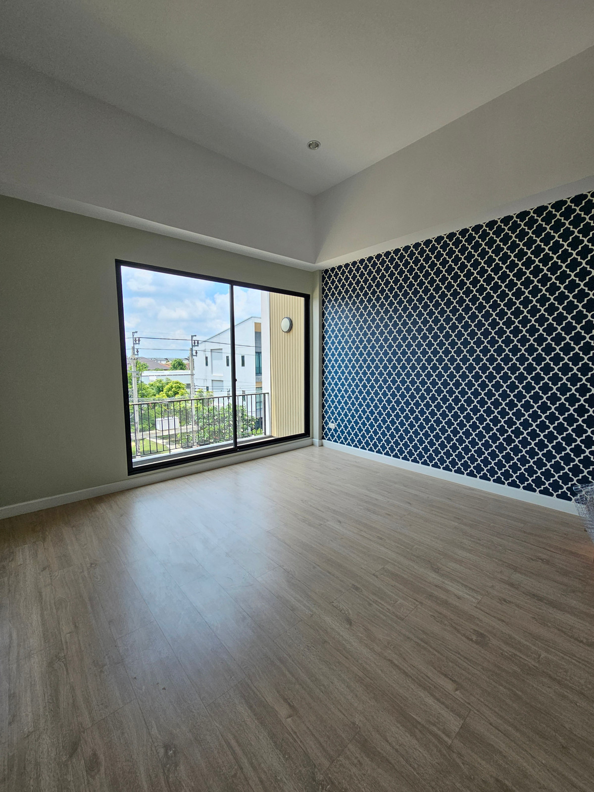 ขายทาวน์โฮมมีนบุรี-ร่มเกล้า : นลิน แกรนด์ อเวนิว วงแหวน - พระราม 9 / 3 ห้องนอน (ขาย), Nalin Grand Avenue Wongwean - Rama 9 / 3 Bedrooms (FOR SALE) AA604