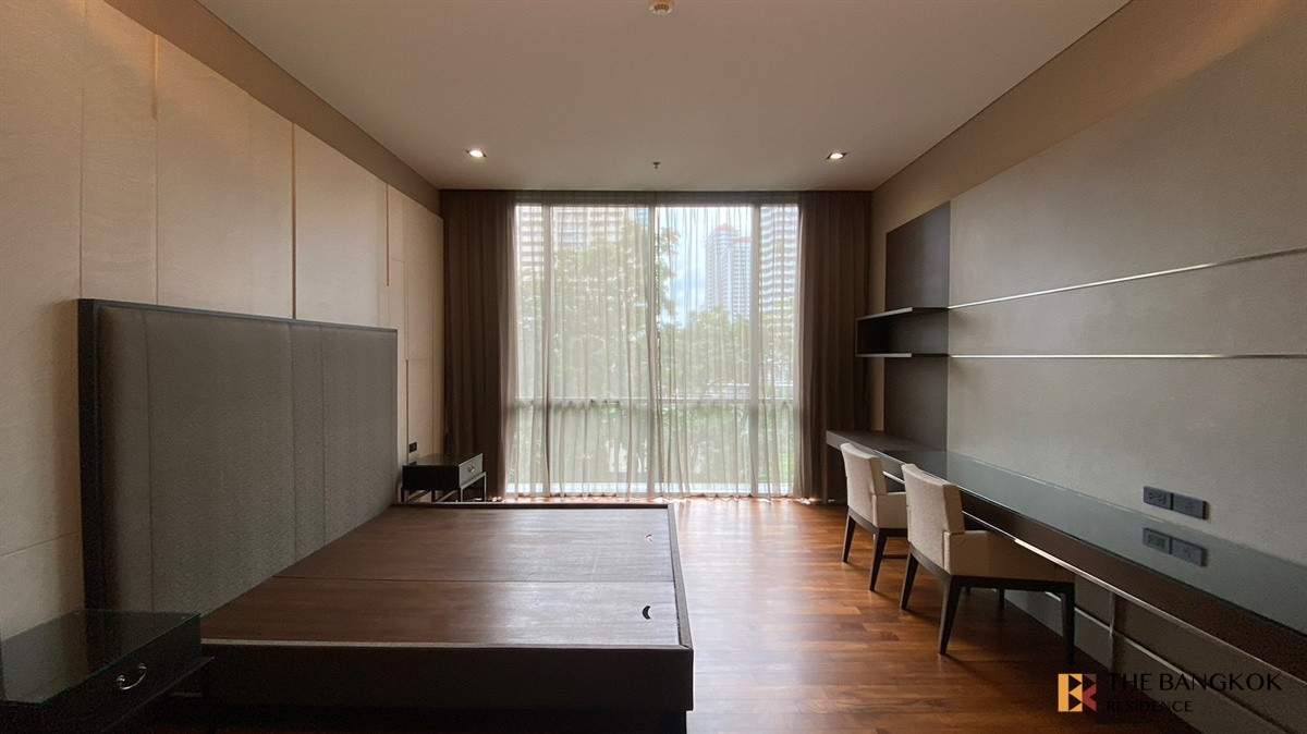 For RentCondoSukhumvit, Asoke, Thonglor :  Domus 16 & 18 💎 Spacious Luxury Living 🌟  Near BTS Asoke 