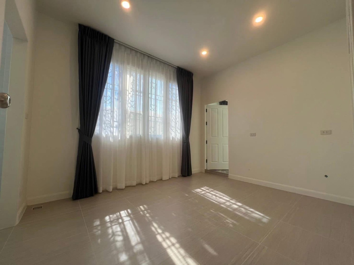 ให้เช่าร้านค้า/ตลาดนัดบางนา แบริ่ง ลาซาล : บ้านบางนา สำหรับ ออฟฟิศ / Nursury / Preschool / Nursing Home / Wellness Anti-aging Clinic 